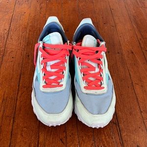 **MOVING SALE** Reebok classic sneaker size 9.5 mens/11 womens